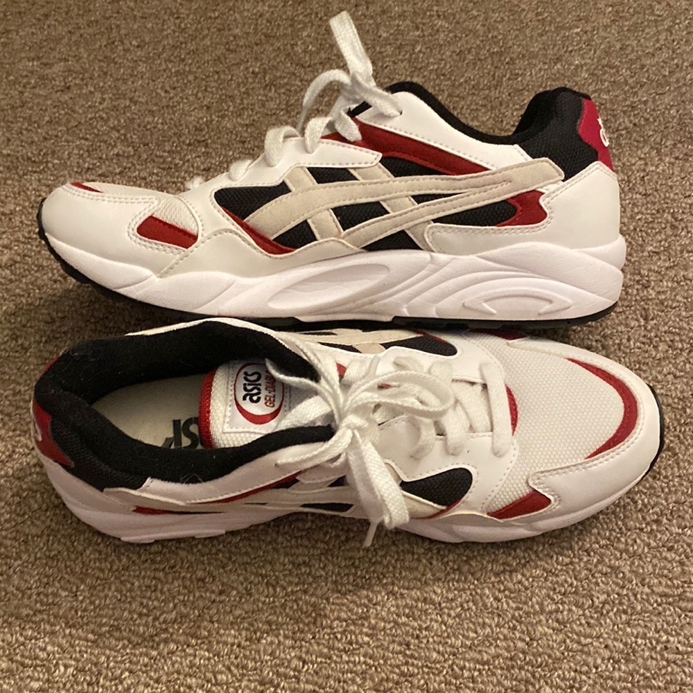 Vintage Asics White Red Black Sneakers